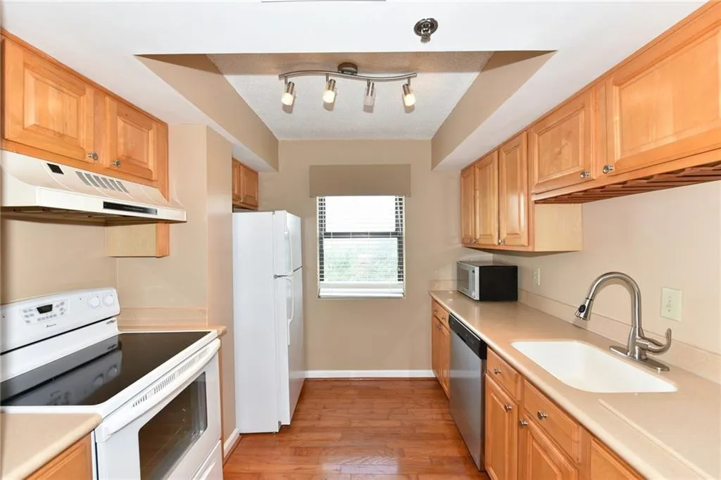 795 Hammond Drive Unit 608, Atlanta, Georgia 30328, 1 Bedroom Bedrooms, ,1 BathroomBathrooms,Residential,Sold,795 Hammond Drive Unit 608,6044868