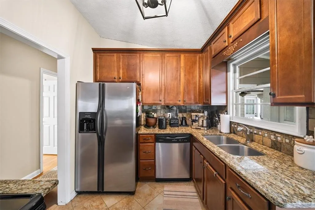 109 Spruell Springs Road, Atlanta, Georgia 30342, 2 Bedrooms Bedrooms, ,2 BathroomsBathrooms,Residential,For Sale,109 Spruell Springs Road,7721851