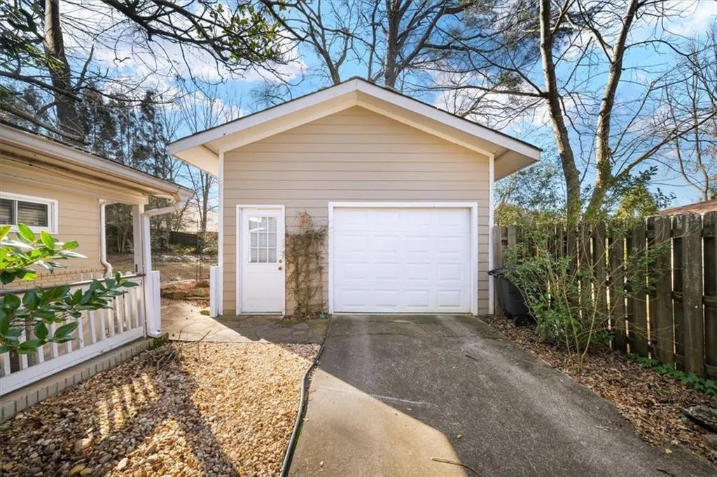 109 Spruell Springs Road, Atlanta, Georgia 30342, 2 Bedrooms Bedrooms, ,2 BathroomsBathrooms,Residential,For Sale,109 Spruell Springs Road,7721851
