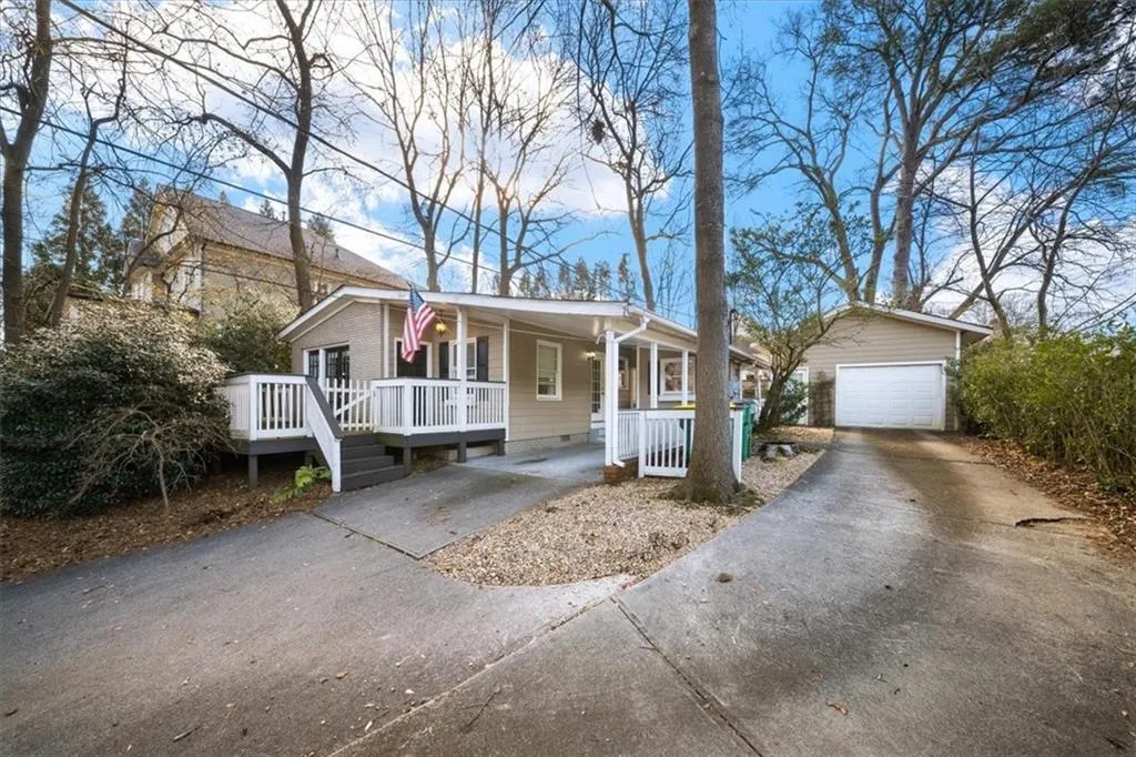 109 Spruell Springs Road, Atlanta, Georgia 30342, 2 Bedrooms Bedrooms, ,2 BathroomsBathrooms,Residential,For Sale,109 Spruell Springs Road,7721851