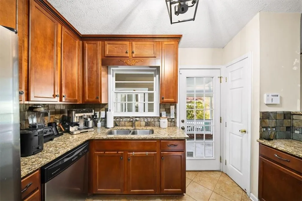 109 Spruell Springs Road, Atlanta, Georgia 30342, 2 Bedrooms Bedrooms, ,2 BathroomsBathrooms,Residential,For Sale,109 Spruell Springs Road,7721851