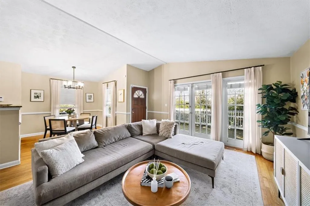 109 Spruell Springs Road, Atlanta, Georgia 30342, 2 Bedrooms Bedrooms, ,2 BathroomsBathrooms,Residential,For Sale,109 Spruell Springs Road,7721851