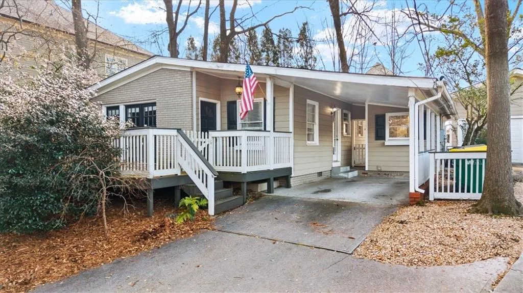 109 Spruell Springs Road, Atlanta, Georgia 30342, 2 Bedrooms Bedrooms, ,2 BathroomsBathrooms,Residential,For Sale,109 Spruell Springs Road,7721851