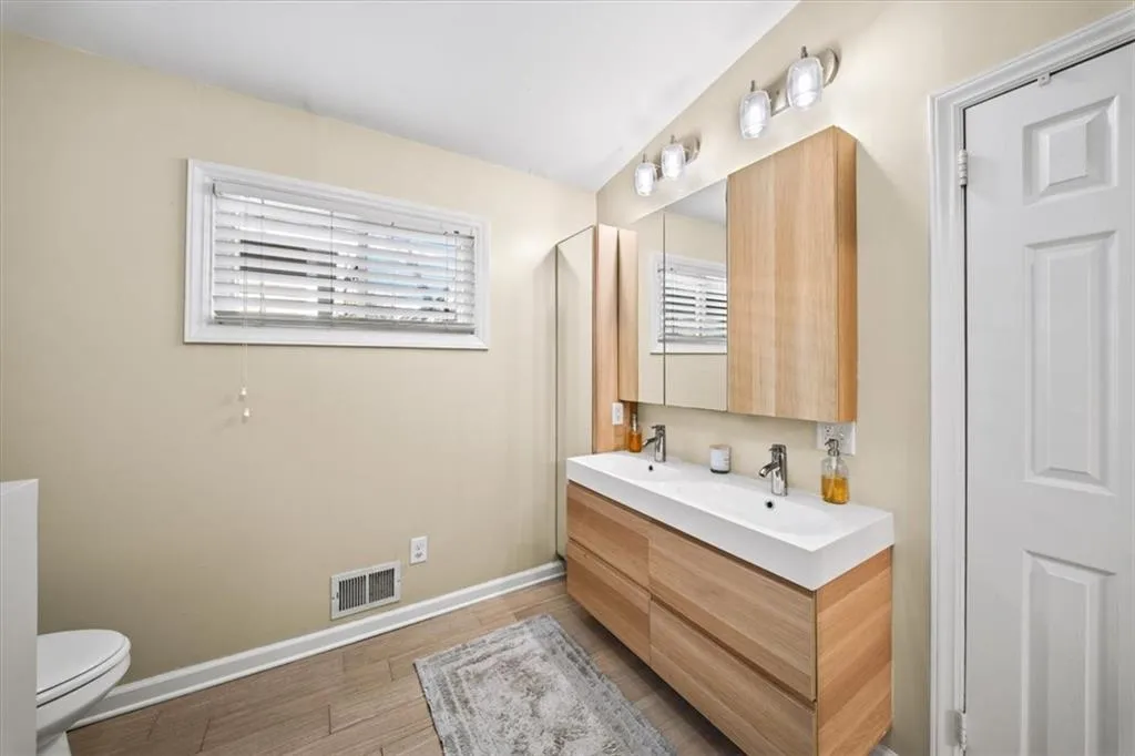 109 Spruell Springs Road, Atlanta, Georgia 30342, 2 Bedrooms Bedrooms, ,2 BathroomsBathrooms,Residential,For Sale,109 Spruell Springs Road,7721851