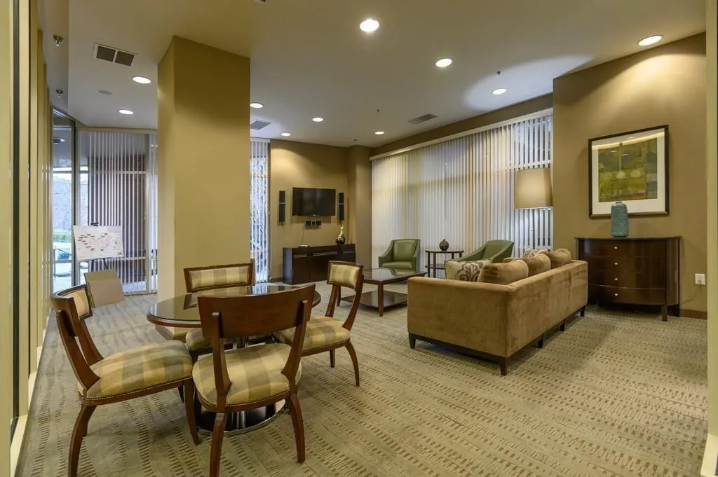 Community lobby with recessed lighting