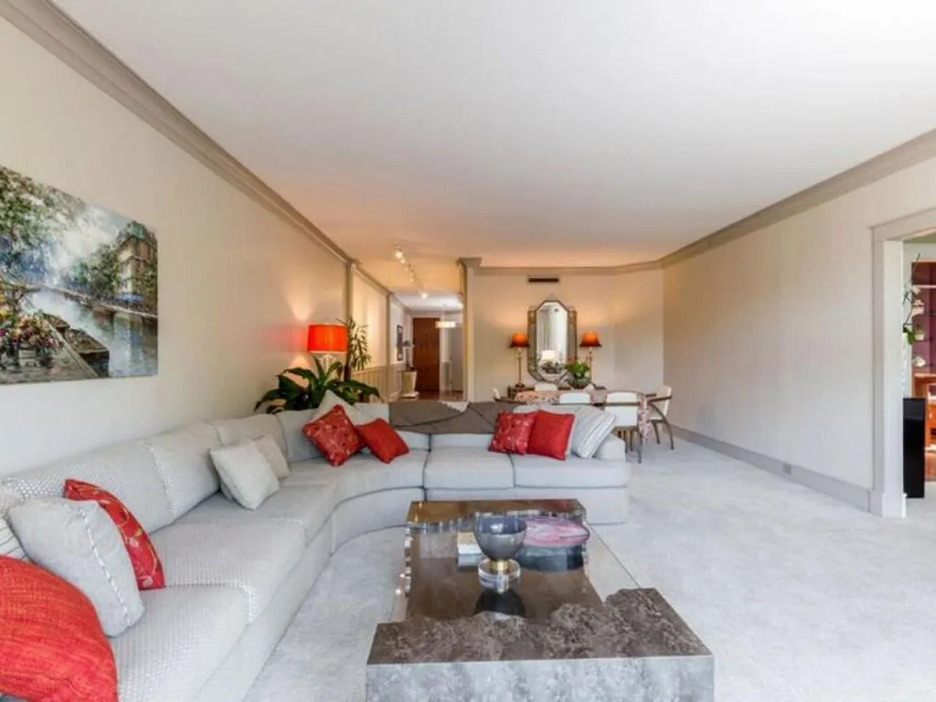 2660 Peachtree Road Unit 8c, Atlanta, Georgia 30305, 2 Bedrooms Bedrooms, ,2 BathroomsBathrooms,Residential,Sold,2660 Peachtree Road Unit 8c,5764010