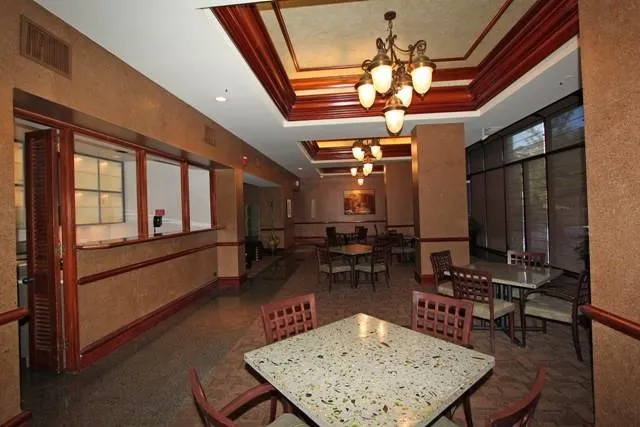 2660 Peachtree Road Unit 8c, Atlanta, Georgia 30305, 2 Bedrooms Bedrooms, ,2 BathroomsBathrooms,Residential,Sold,2660 Peachtree Road Unit 8c,5764010