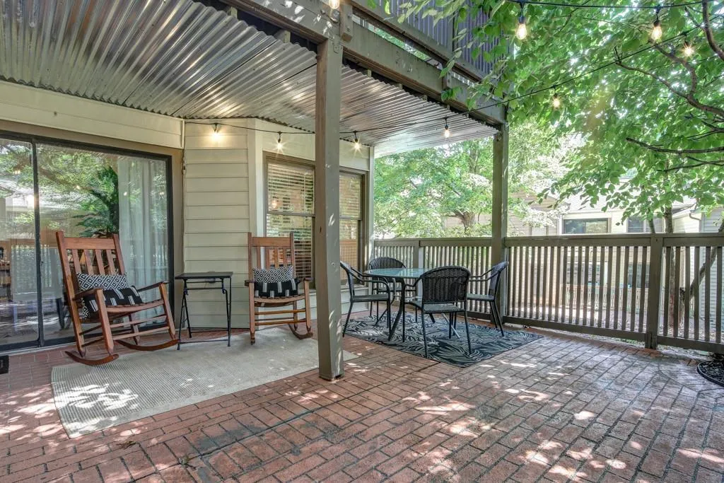 205 Garden Court, Atlanta, Georgia 30328, 3 Bedrooms Bedrooms, ,2 BathroomsBathrooms,Residential,Sold,205 Garden Court,6775870