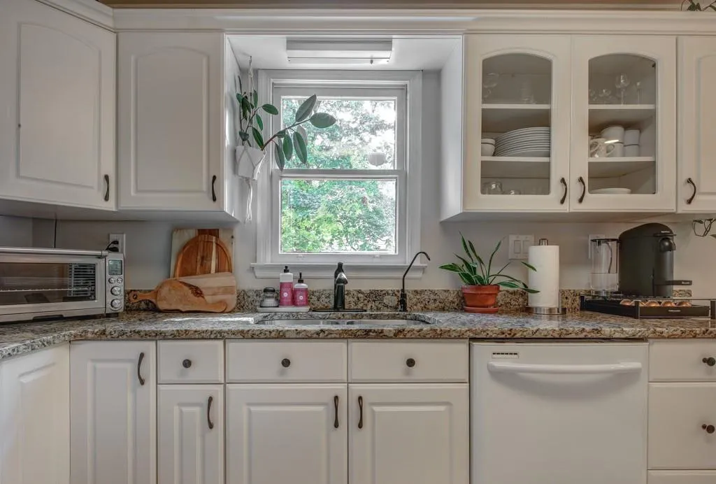 205 Garden Court, Atlanta, Georgia 30328, 3 Bedrooms Bedrooms, ,2 BathroomsBathrooms,Residential,Sold,205 Garden Court,6775870