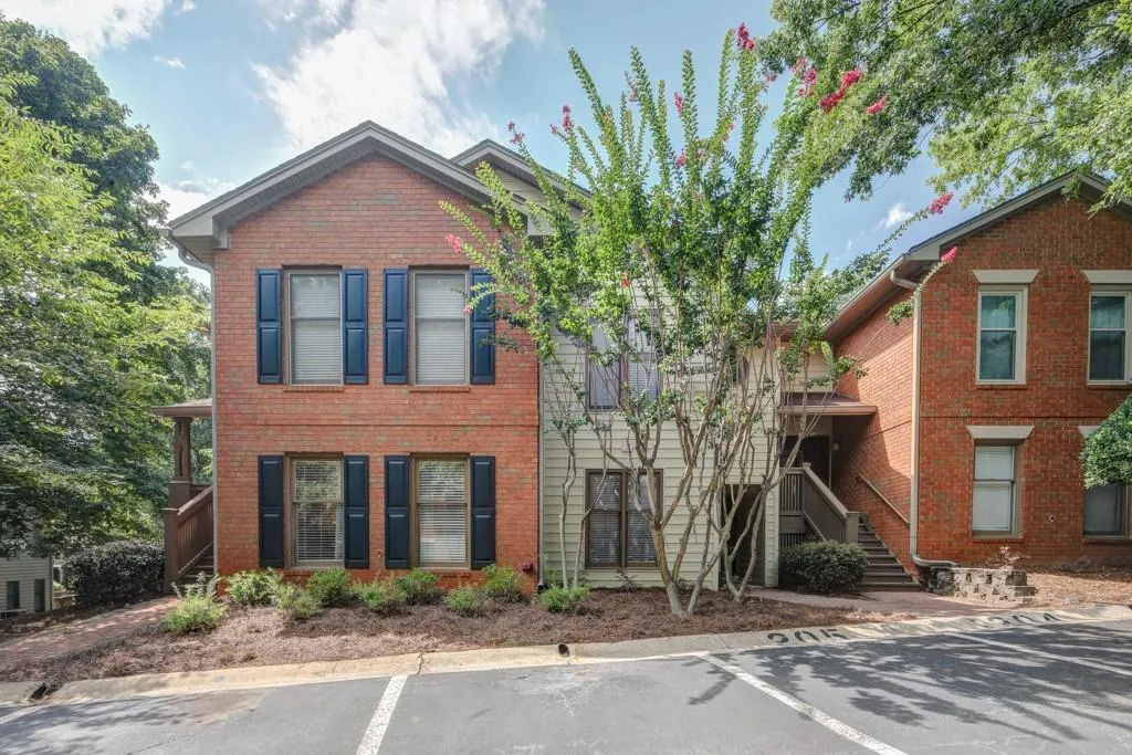 205 Garden Court, Atlanta, Georgia 30328, 3 Bedrooms Bedrooms, ,2 BathroomsBathrooms,Residential,Sold,205 Garden Court,6775870
