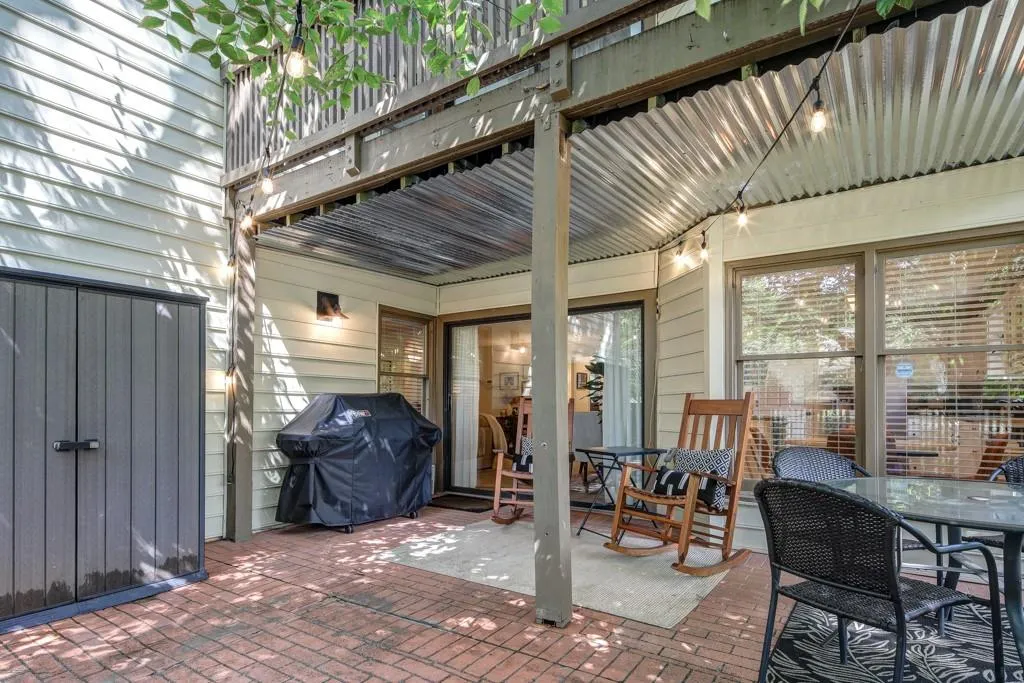 205 Garden Court, Atlanta, Georgia 30328, 3 Bedrooms Bedrooms, ,2 BathroomsBathrooms,Residential,Sold,205 Garden Court,6775870