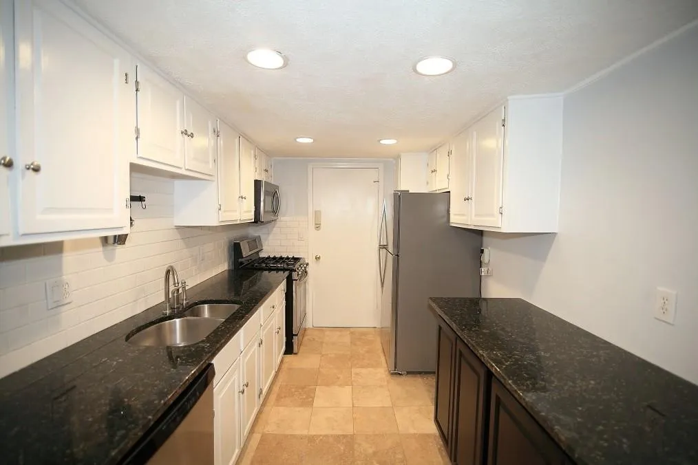 6851 Roswell Road Ne Unit M8, Atlanta, Georgia 30328, 2 Bedrooms Bedrooms, ,2 BathroomsBathrooms,Residential,Sold,6851 Roswell Road Ne Unit M8,5883970