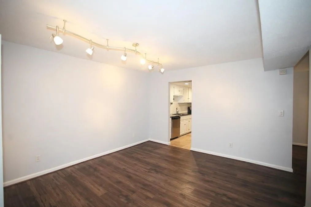 6851 Roswell Road Ne Unit M8, Atlanta, Georgia 30328, 2 Bedrooms Bedrooms, ,2 BathroomsBathrooms,Residential,Sold,6851 Roswell Road Ne Unit M8,5883970