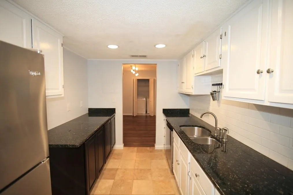 6851 Roswell Road Ne Unit M8, Atlanta, Georgia 30328, 2 Bedrooms Bedrooms, ,2 BathroomsBathrooms,Residential,Sold,6851 Roswell Road Ne Unit M8,5883970