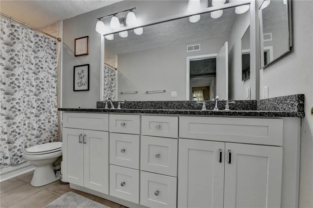 5149 Roswell Road Unit 7, Atlanta, Georgia 30342, 2 Bedrooms Bedrooms, ,1 BathroomBathrooms,Residential,For Sale,5149 Roswell Road Unit 7,7669125