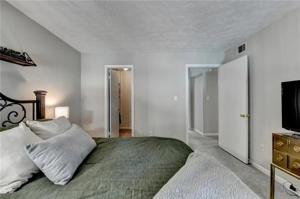 5149 Roswell Road Unit 7, Atlanta, Georgia 30342, 2 Bedrooms Bedrooms, ,1 BathroomBathrooms,Residential,For Sale,5149 Roswell Road Unit 7,7669125