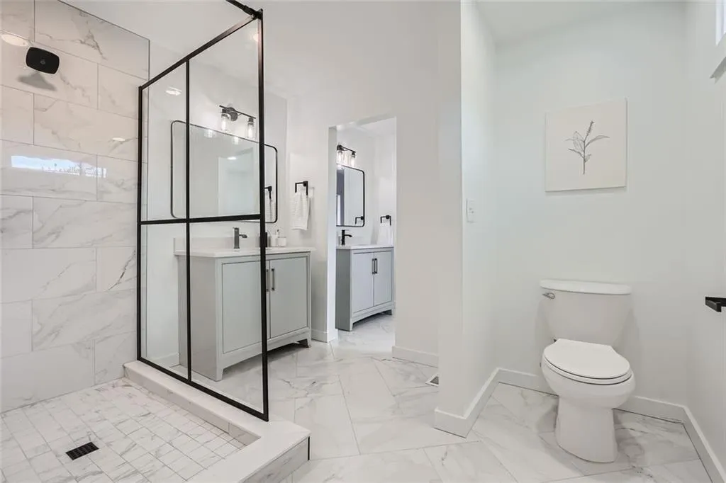 Primary ensuite bath