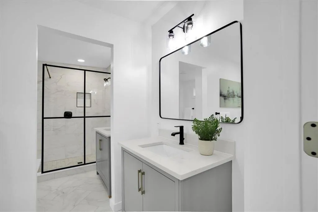 Primary ensuite bath