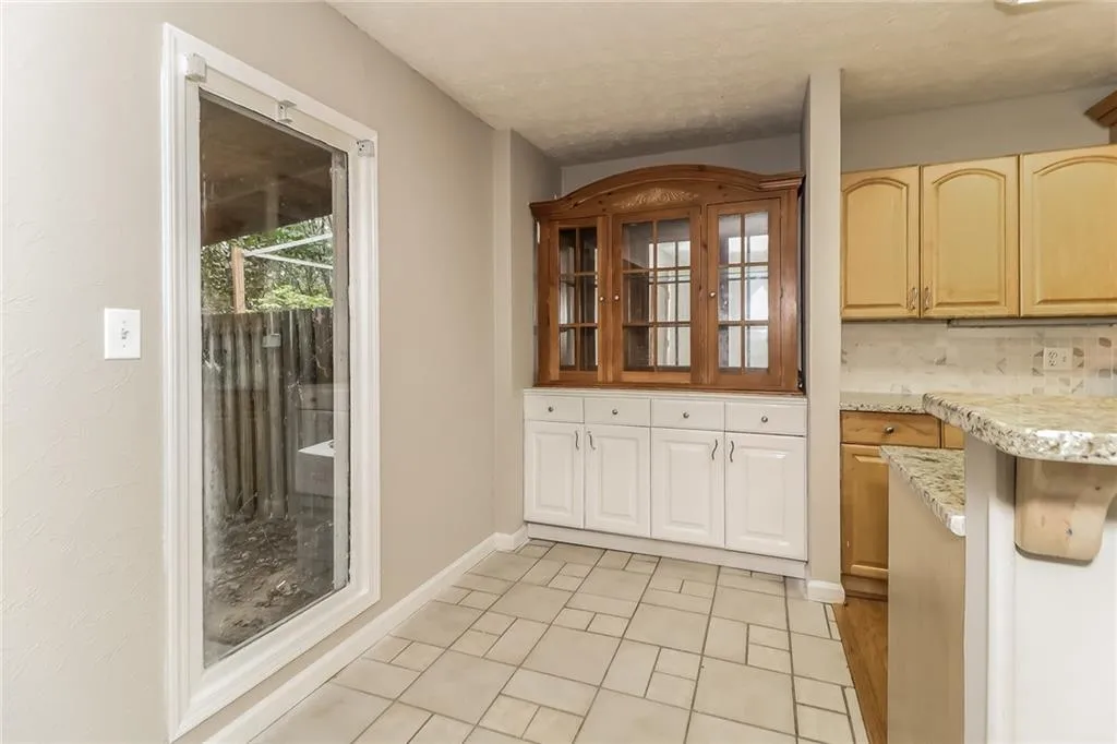 8865 Roberts, Sandy Springs, Georgia 30350, 2 Bedrooms Bedrooms, ,2 BathroomsBathrooms,Residential,Sold,8865 Roberts,6965147