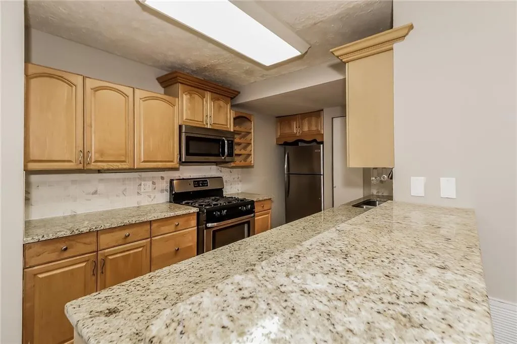 8865 Roberts, Sandy Springs, Georgia 30350, 2 Bedrooms Bedrooms, ,2 BathroomsBathrooms,Residential,Sold,8865 Roberts,6965147