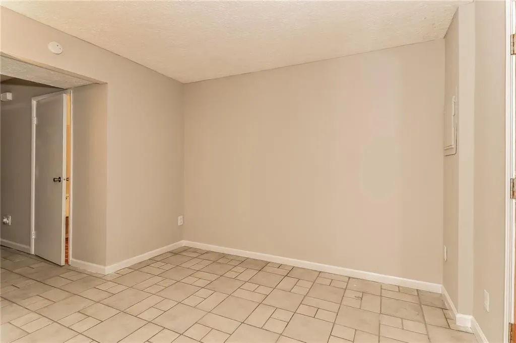 8865 Roberts, Sandy Springs, Georgia 30350, 2 Bedrooms Bedrooms, ,2 BathroomsBathrooms,Residential,Sold,8865 Roberts,6965147