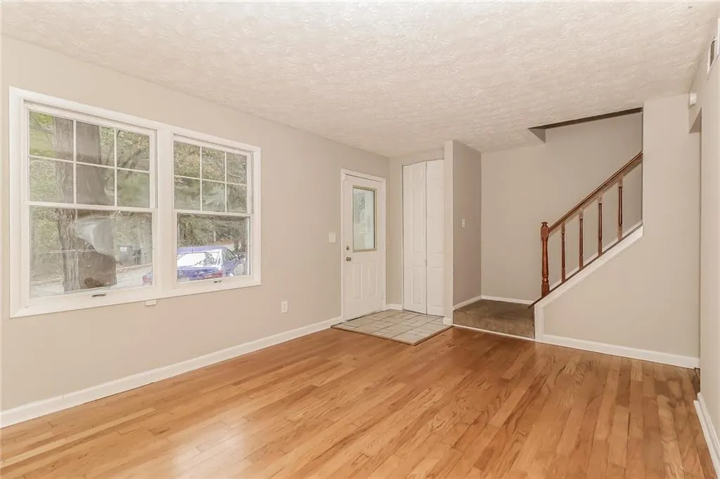 8865 Roberts, Sandy Springs, Georgia 30350, 2 Bedrooms Bedrooms, ,2 BathroomsBathrooms,Residential,Sold,8865 Roberts,6965147