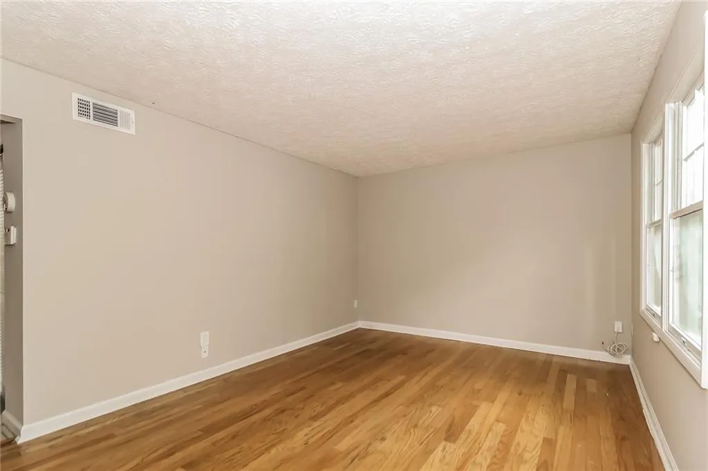 8865 Roberts, Sandy Springs, Georgia 30350, 2 Bedrooms Bedrooms, ,2 BathroomsBathrooms,Residential,Sold,8865 Roberts,6965147