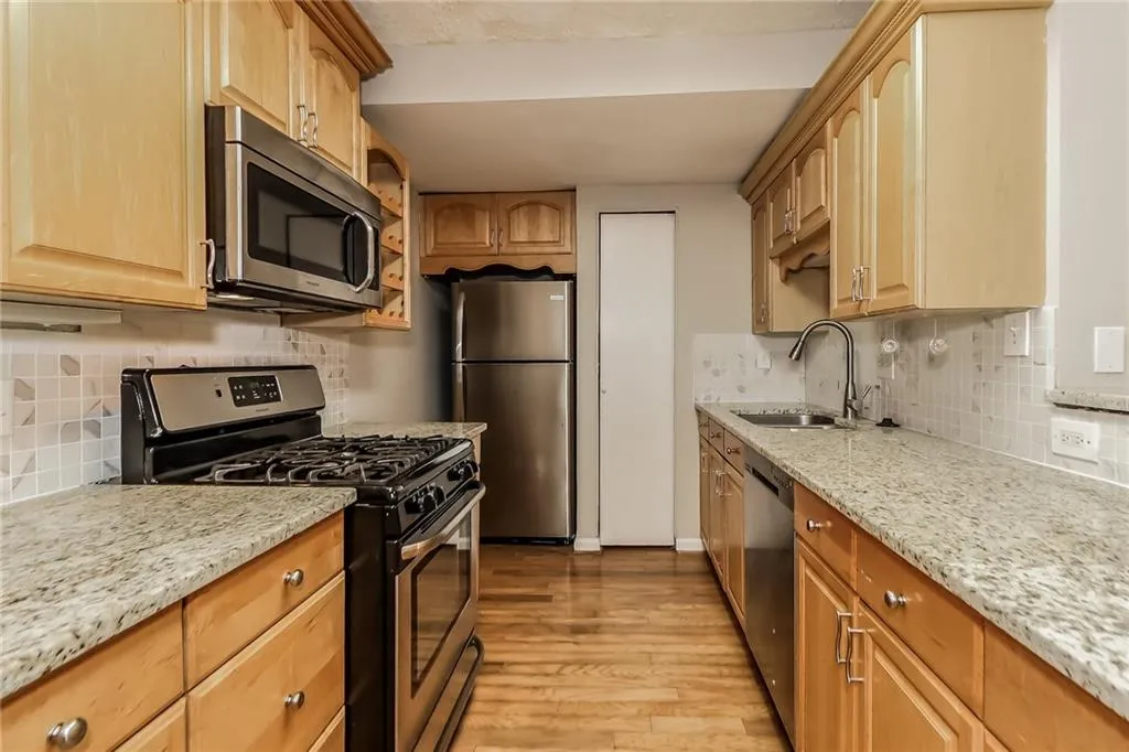8865 Roberts, Sandy Springs, Georgia 30350, 2 Bedrooms Bedrooms, ,2 BathroomsBathrooms,Residential,Sold,8865 Roberts,6965147