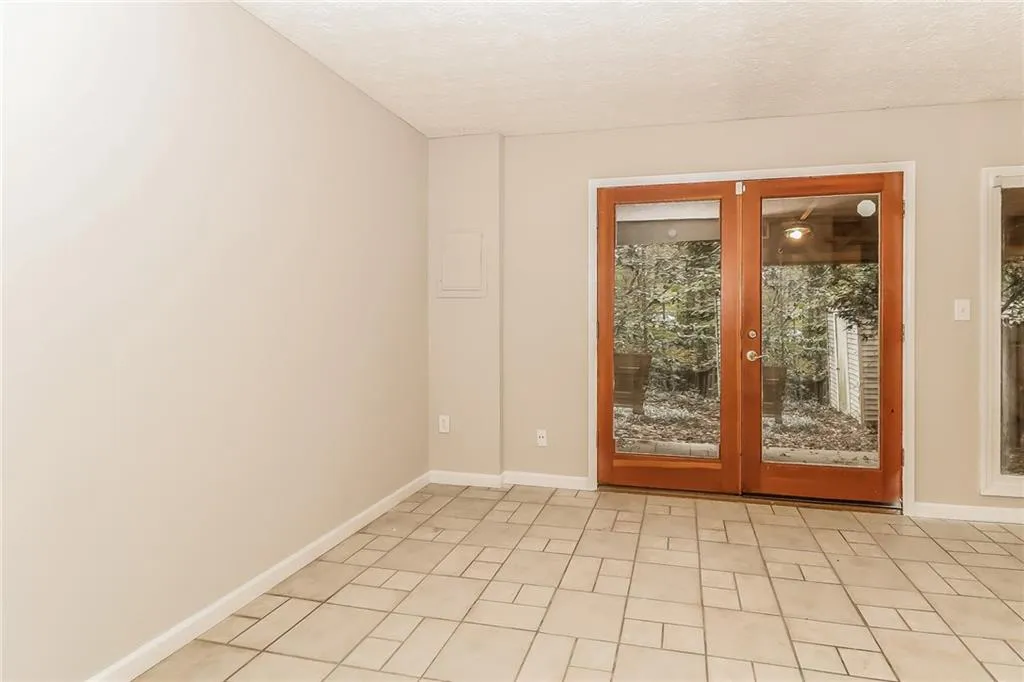 8865 Roberts, Sandy Springs, Georgia 30350, 2 Bedrooms Bedrooms, ,2 BathroomsBathrooms,Residential,Sold,8865 Roberts,6965147