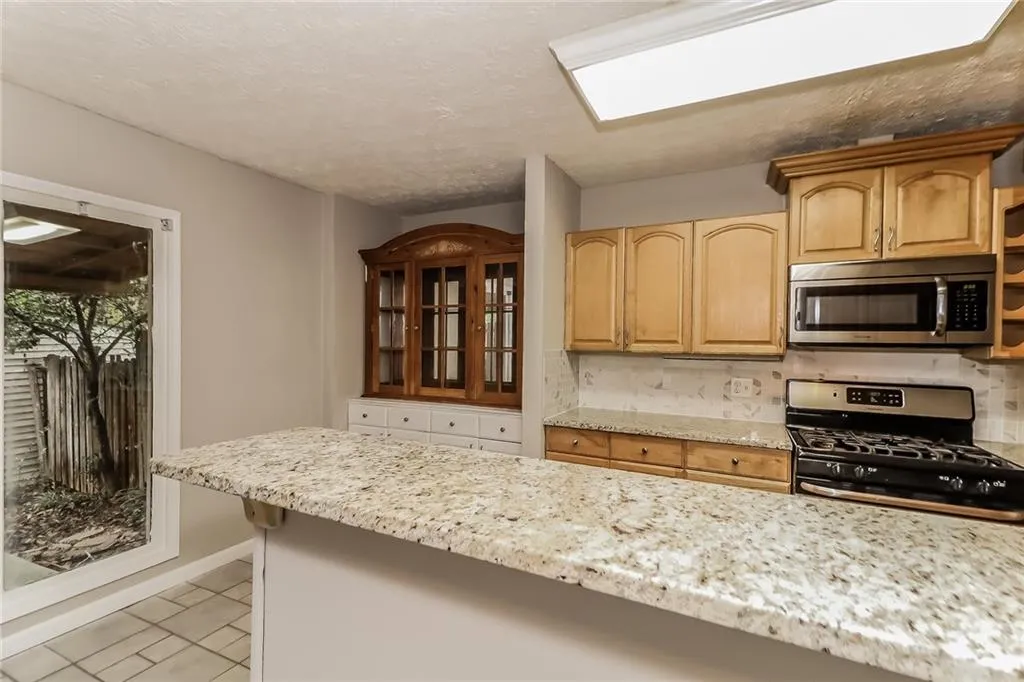 8865 Roberts, Sandy Springs, Georgia 30350, 2 Bedrooms Bedrooms, ,2 BathroomsBathrooms,Residential,Sold,8865 Roberts,6965147