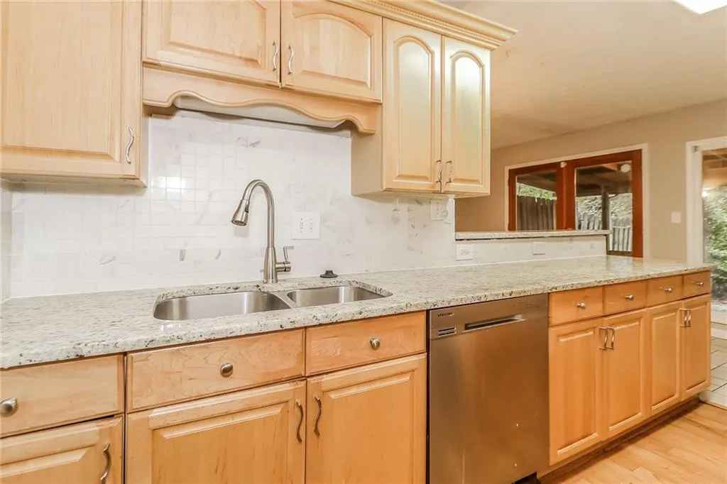 8865 Roberts, Sandy Springs, Georgia 30350, 2 Bedrooms Bedrooms, ,2 BathroomsBathrooms,Residential,Sold,8865 Roberts,6965147