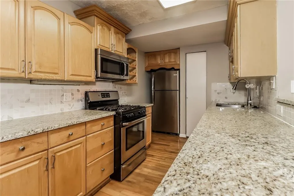8865 Roberts, Sandy Springs, Georgia 30350, 2 Bedrooms Bedrooms, ,2 BathroomsBathrooms,Residential,Sold,8865 Roberts,6965147