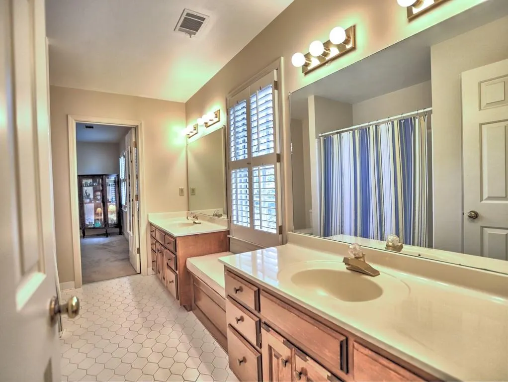 1505 Bakers Glen Drive, Sandy Springs, Georgia 30350, 7 Bedrooms Bedrooms, ,5 BathroomsBathrooms,Residential,Sold,1505 Bakers Glen Drive,7196860