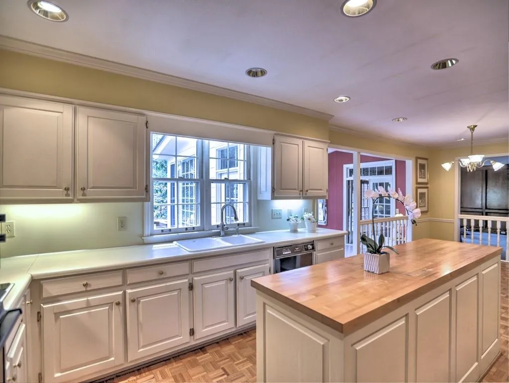 1505 Bakers Glen Drive, Sandy Springs, Georgia 30350, 7 Bedrooms Bedrooms, ,5 BathroomsBathrooms,Residential,Sold,1505 Bakers Glen Drive,7196860