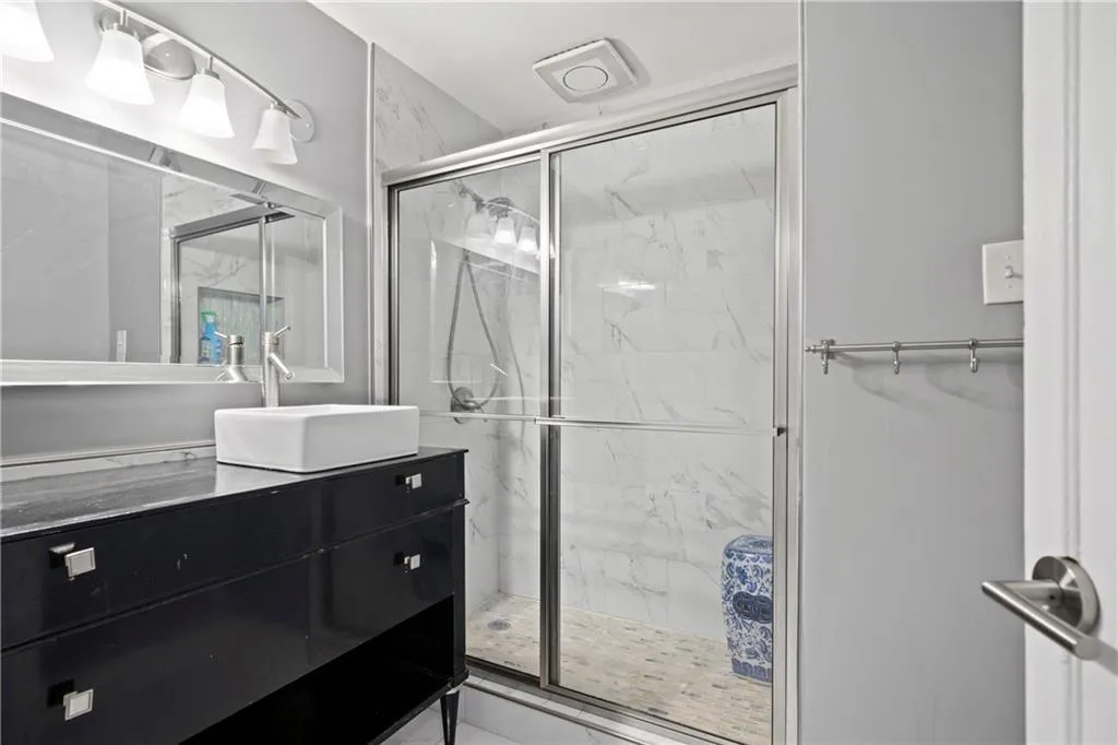 3060 Pharr Court North Nw Unit 317, Atlanta, Georgia 30305, 2 Bedrooms Bedrooms, ,1 BathroomBathrooms,Residential,For Sale,3060 Pharr Court North Nw Unit 317,7663801
