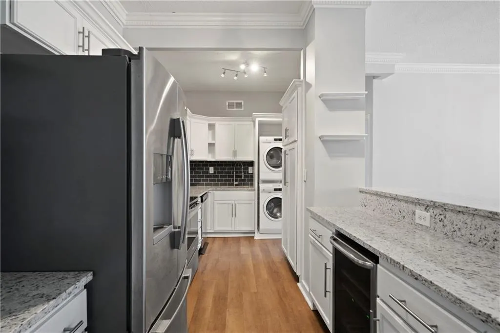 3060 Pharr Court North Nw Unit 317, Atlanta, Georgia 30305, 2 Bedrooms Bedrooms, ,1 BathroomBathrooms,Residential,For Sale,3060 Pharr Court North Nw Unit 317,7663801