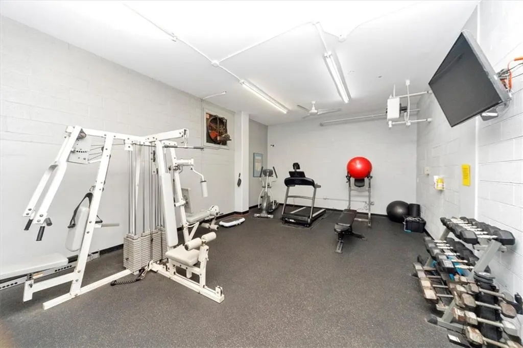 3060 Pharr Court North Nw Unit 317, Atlanta, Georgia 30305, 2 Bedrooms Bedrooms, ,1 BathroomBathrooms,Residential,For Sale,3060 Pharr Court North Nw Unit 317,7663801