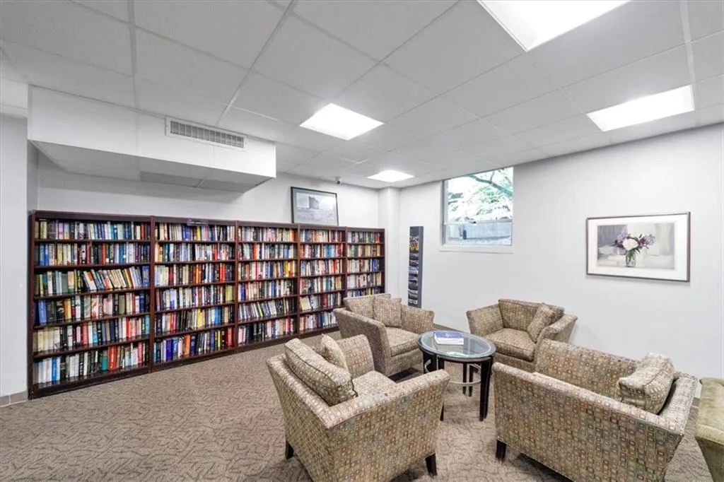 3060 Pharr Court North Nw Unit 317, Atlanta, Georgia 30305, 2 Bedrooms Bedrooms, ,1 BathroomBathrooms,Residential,For Sale,3060 Pharr Court North Nw Unit 317,7663801