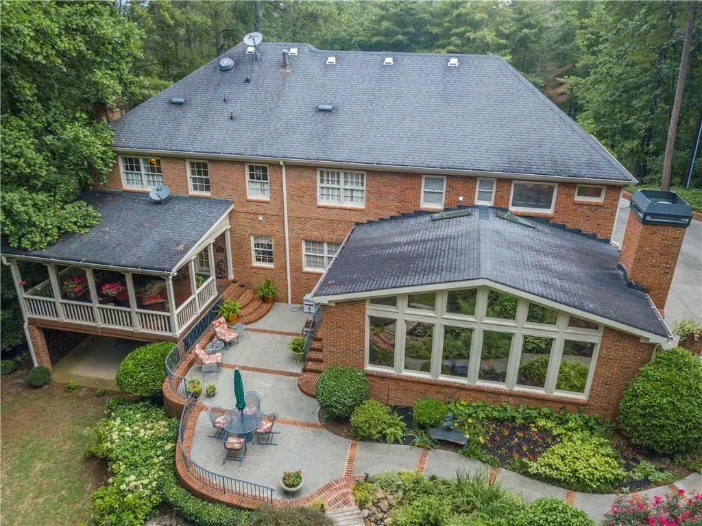 9050 Huntcliff Trace, Sandy Springs, Georgia 30350, 4 Bedrooms Bedrooms, ,4 BathroomsBathrooms,Residential,Sold,9050 Huntcliff Trace,5867975