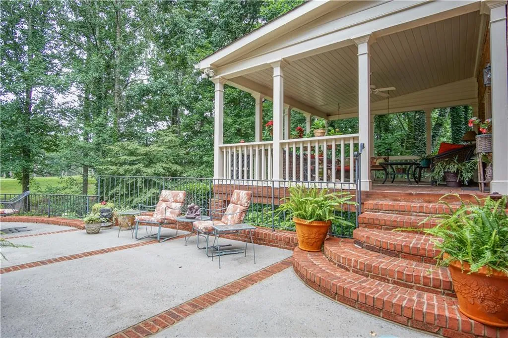 9050 Huntcliff Trace, Sandy Springs, Georgia 30350, 4 Bedrooms Bedrooms, ,4 BathroomsBathrooms,Residential,Sold,9050 Huntcliff Trace,5867975