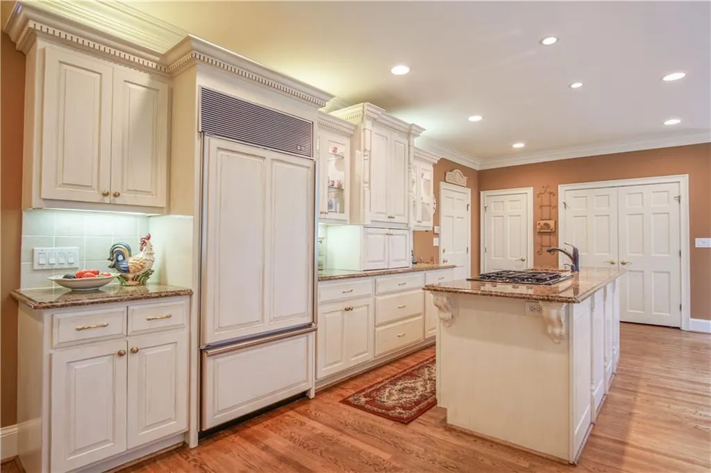 9050 Huntcliff Trace, Sandy Springs, Georgia 30350, 4 Bedrooms Bedrooms, ,4 BathroomsBathrooms,Residential,Sold,9050 Huntcliff Trace,5867975