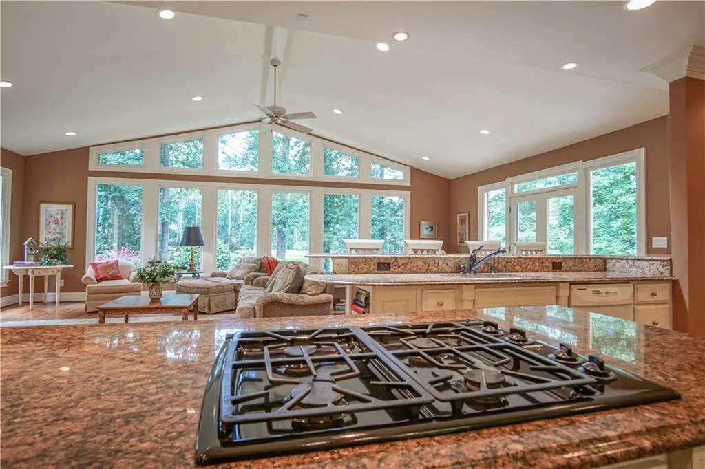 9050 Huntcliff Trace, Sandy Springs, Georgia 30350, 4 Bedrooms Bedrooms, ,4 BathroomsBathrooms,Residential,Sold,9050 Huntcliff Trace,5867975