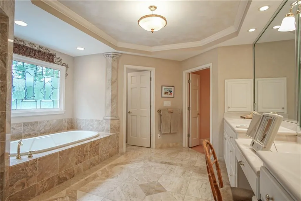 9050 Huntcliff Trace, Sandy Springs, Georgia 30350, 4 Bedrooms Bedrooms, ,4 BathroomsBathrooms,Residential,Sold,9050 Huntcliff Trace,5867975