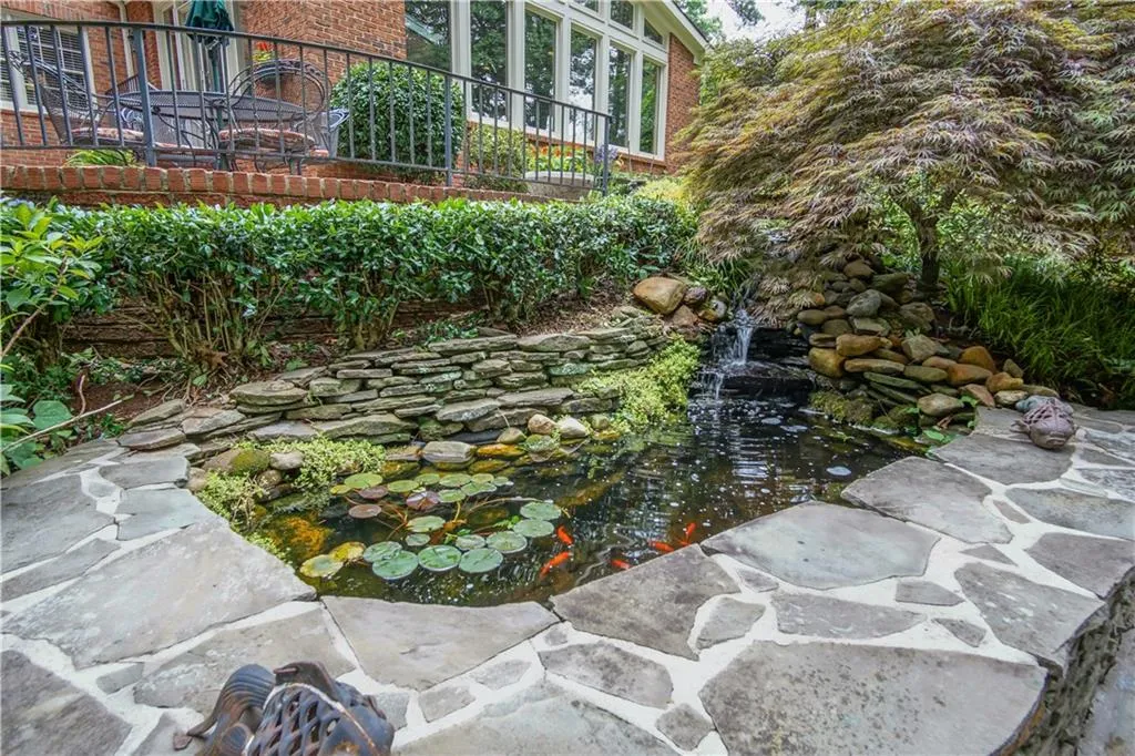 9050 Huntcliff Trace, Sandy Springs, Georgia 30350, 4 Bedrooms Bedrooms, ,4 BathroomsBathrooms,Residential,Sold,9050 Huntcliff Trace,5867975