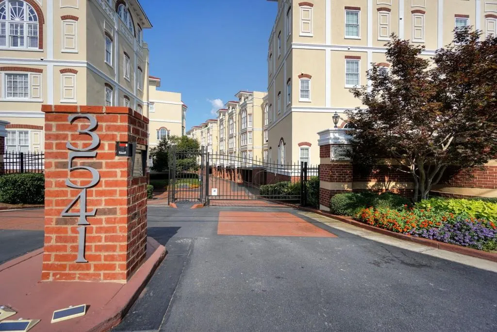 3541 Roswell Road Ne Unit 16, Atlanta, Georgia 30305, 2 Bedrooms Bedrooms, ,2 BathroomsBathrooms,Residential,Sold,3541 Roswell Road Ne Unit 16,6020546