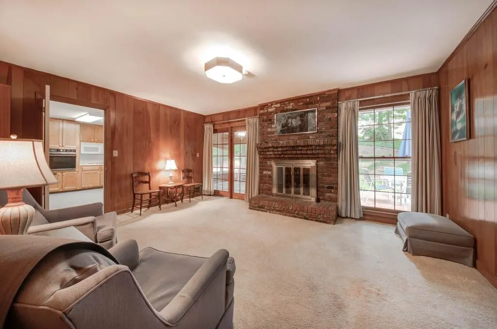 430 Forest Valley Road, Sandy Springs, Georgia 30342, 4 Bedrooms Bedrooms, ,3 BathroomsBathrooms,Residential,Sold,430 Forest Valley Road,6719225