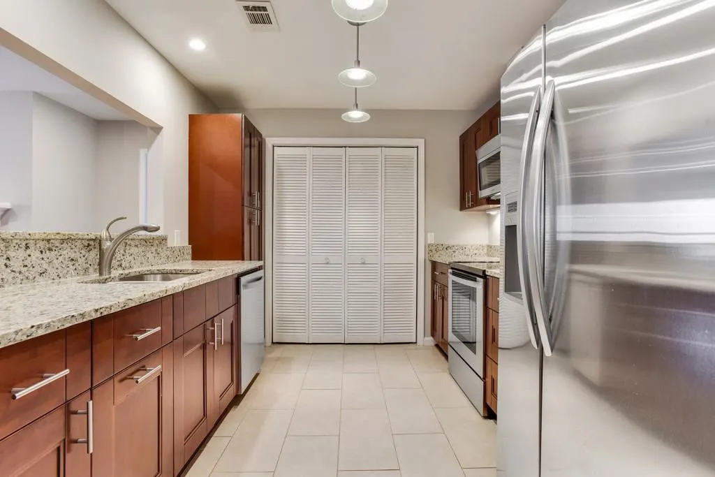 108 Abingdon Way, Atlanta, Georgia 30328, 2 Bedrooms Bedrooms, ,2 BathroomsBathrooms,Residential,Sold,108 Abingdon Way,5953780