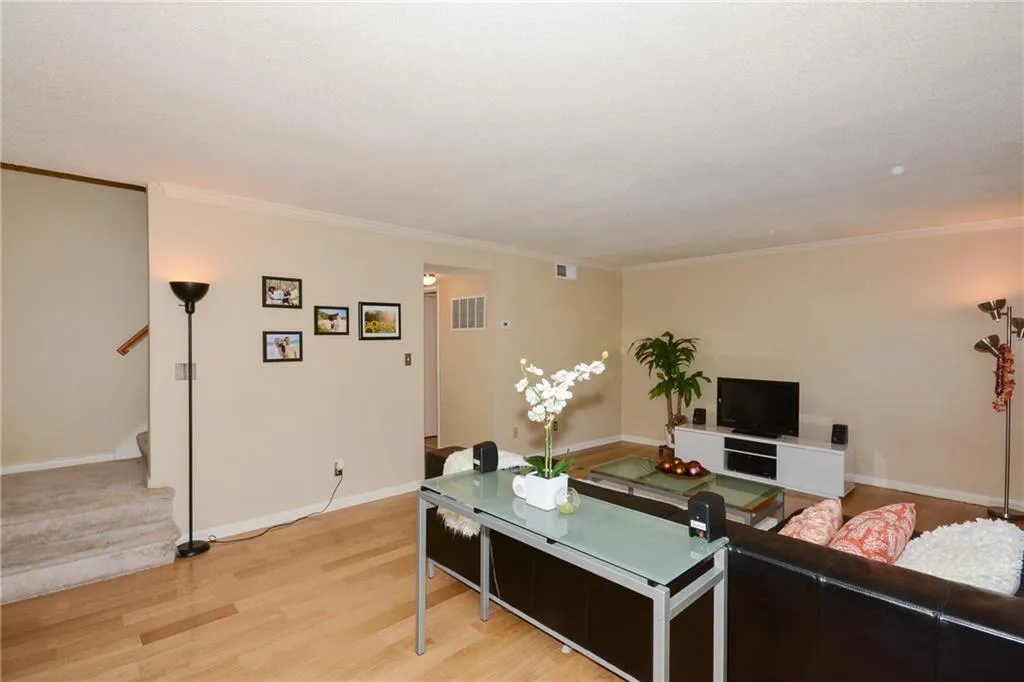 6900 Roswell Road Unit H6, Atlanta, Georgia 30328, 3 Bedrooms Bedrooms, ,2 BathroomsBathrooms,Residential,Sold,6900 Roswell Road Unit H6,5811552