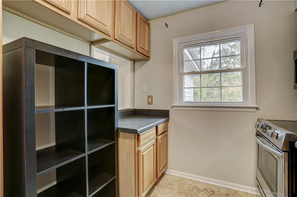 6700 Roswell Road Unit 12d, Sandy Springs, Georgia 30328, 3 Bedrooms Bedrooms, ,2 BathroomsBathrooms,Residential,Sold,6700 Roswell Road Unit 12d,7139445