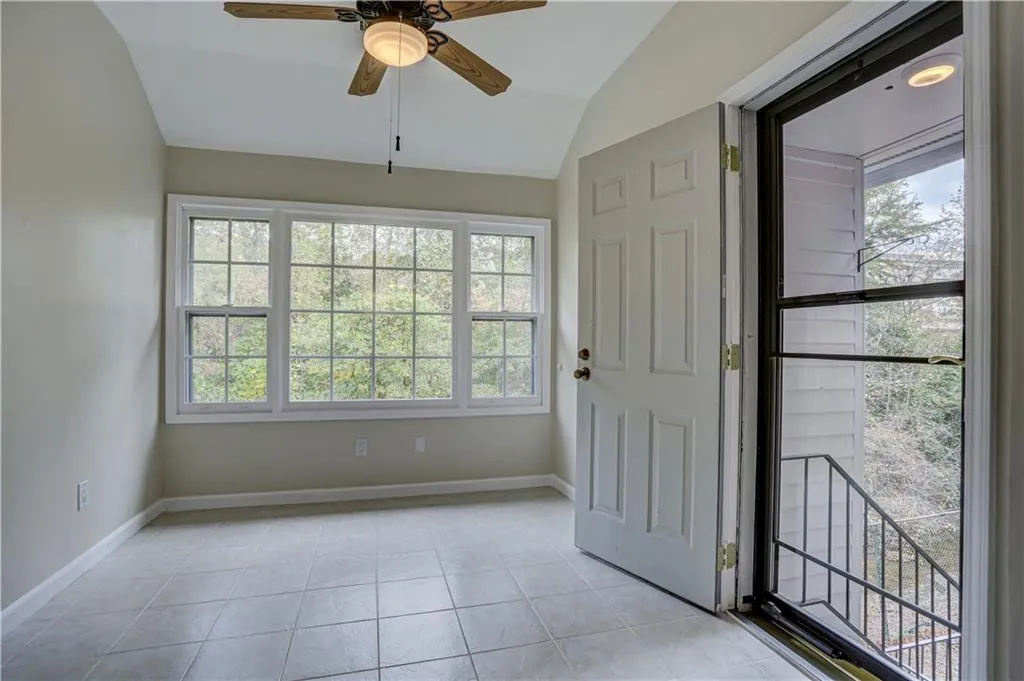 6700 Roswell Road Unit 12d, Sandy Springs, Georgia 30328, 3 Bedrooms Bedrooms, ,2 BathroomsBathrooms,Residential,Sold,6700 Roswell Road Unit 12d,7139445